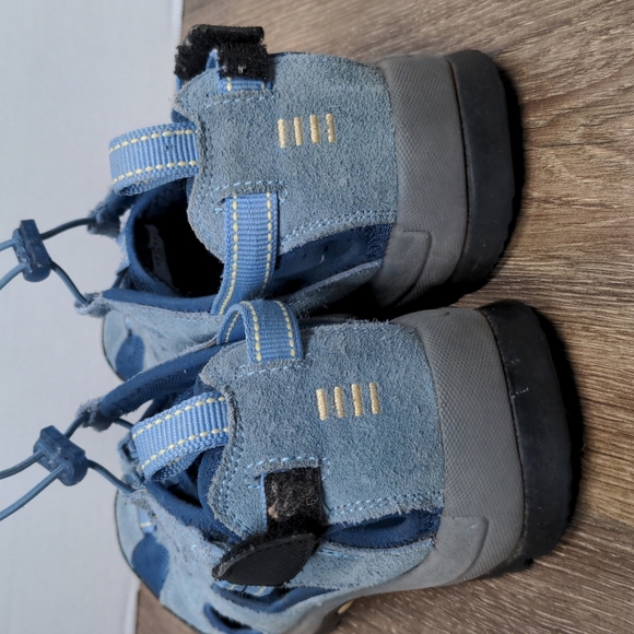 Lands End women's covered water shoes toggle strap blue GUC 7.5 - Picture 3 of 6